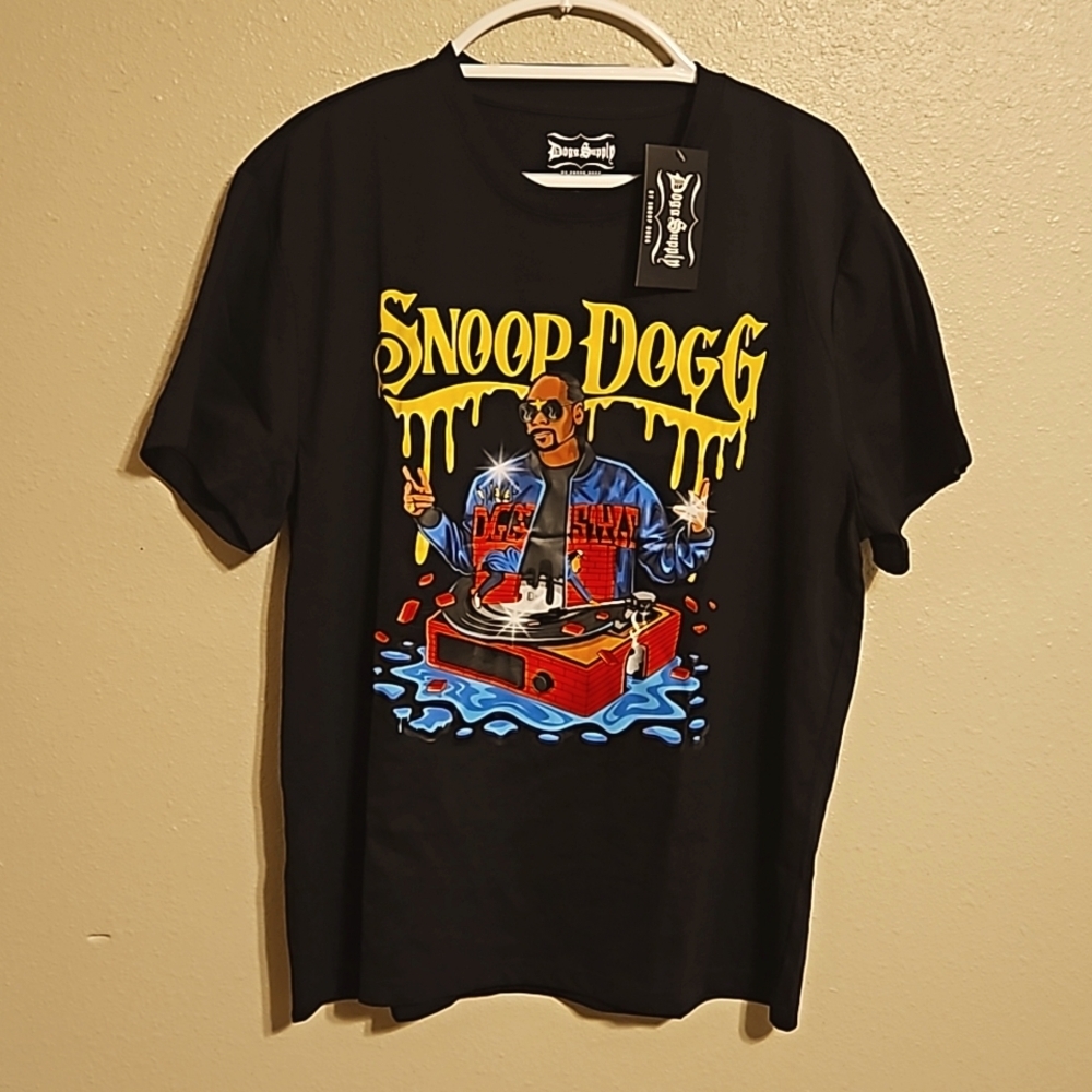 Dogg Supply by Snoop Dogg T shirt sz L NWT